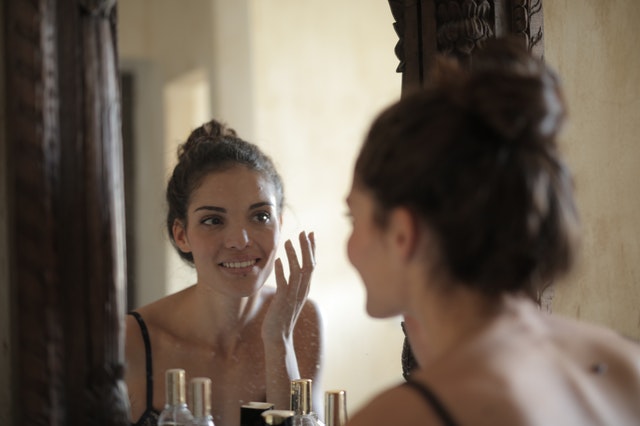 Skincare natural: saiba como ter uma rotina de tratamento da pele